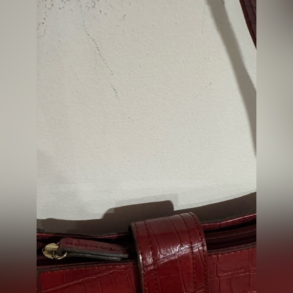 Liz Claiborne Vintage Cherry Red Croc-Embossed Shoulder Handbag - Picture 12 of 16